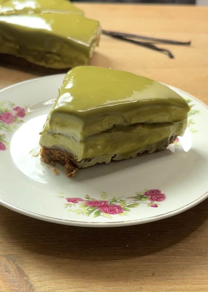 No Bake Pistachio Vanilla Bean Cheesecake