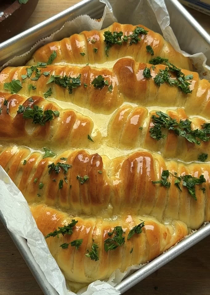 Cheesy Mozzarella Stuffed Bread