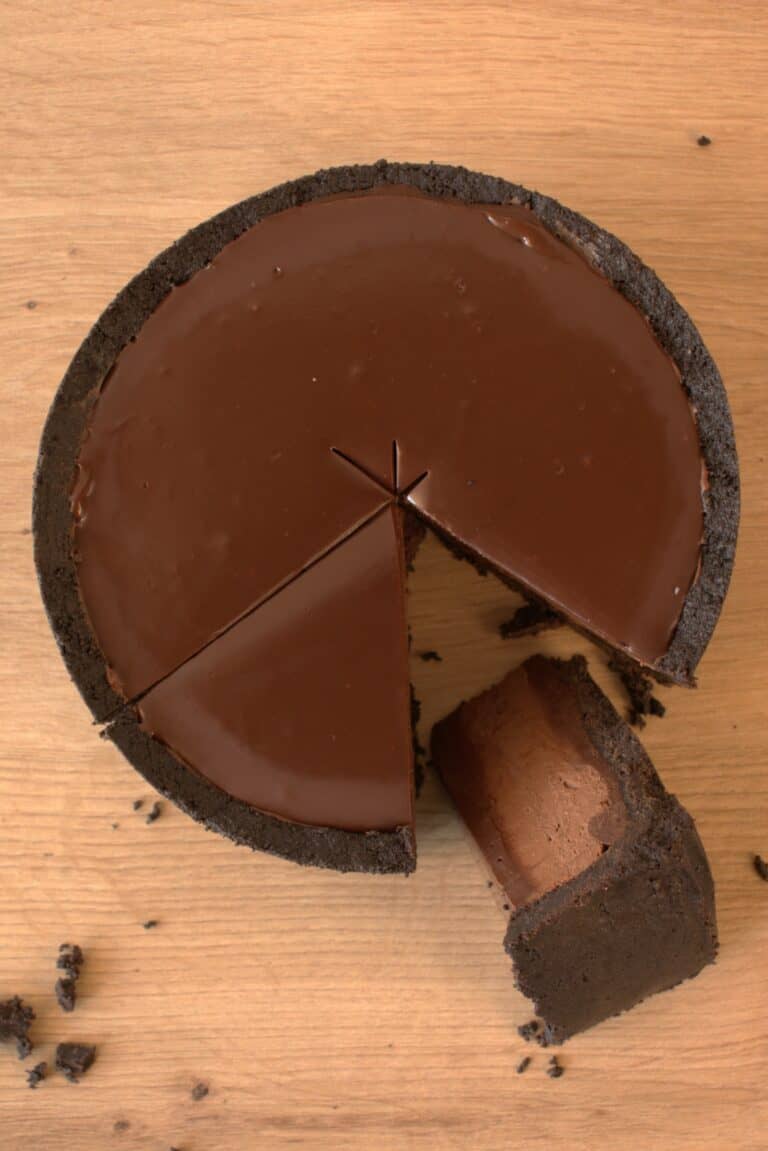 Rich Chocolate Cheesecake (No Bake)