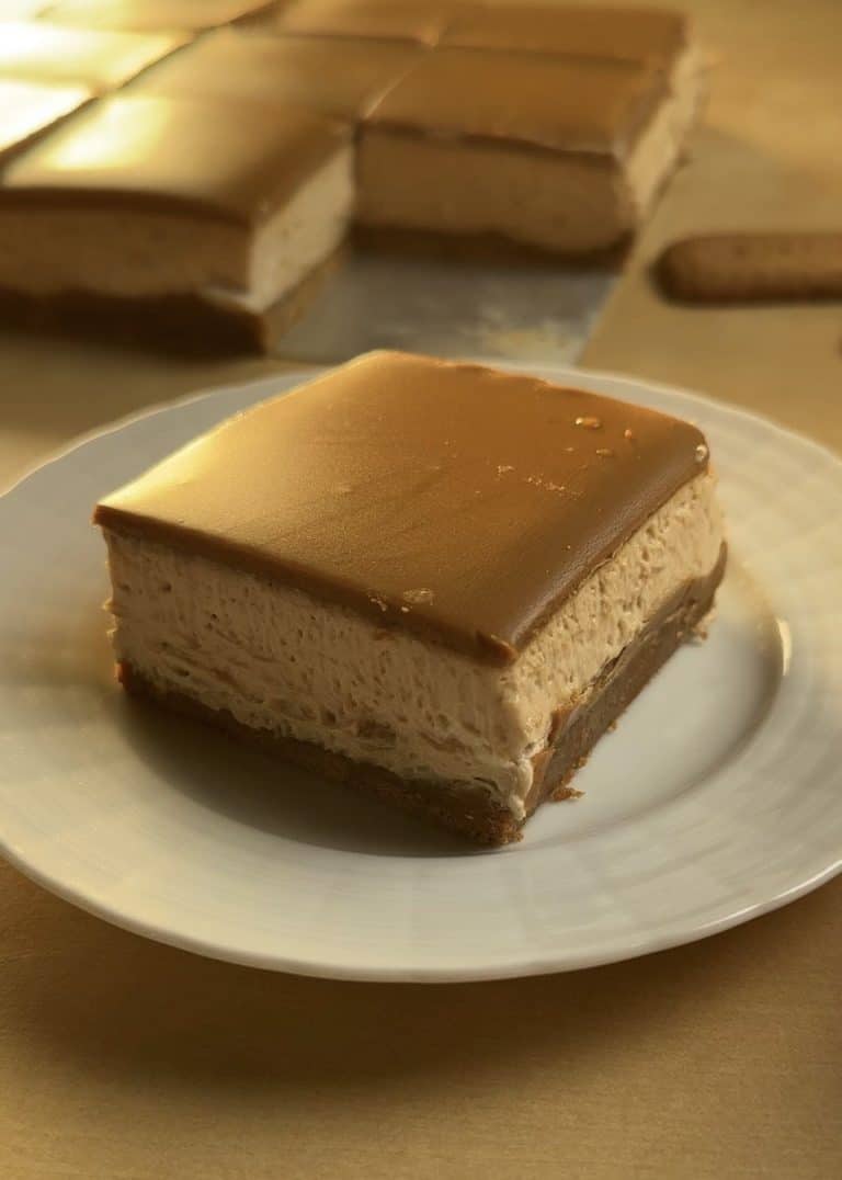 Biscoff cheesecake bars