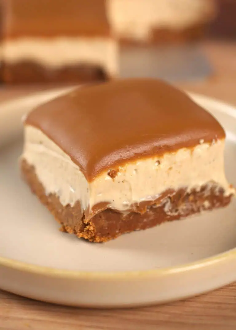 Vanilla Biscoff Cheesecake Bars