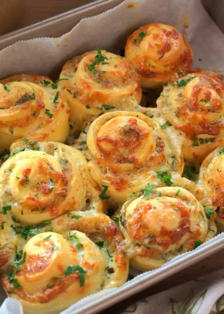 Mini cheese garlic rolls