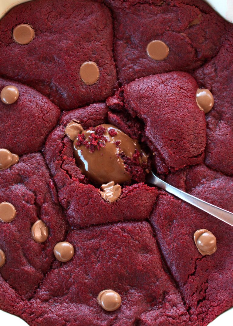 Scoopable red velvet Nutella cookie pie