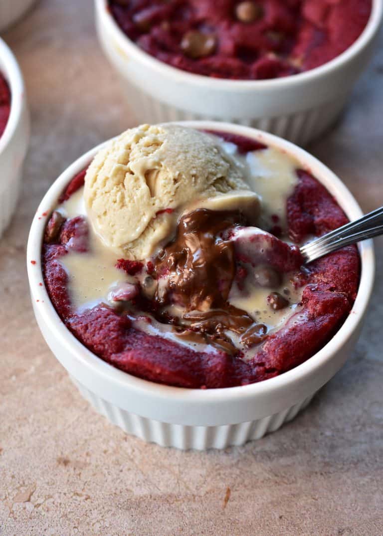 Red velvet Nutella cookie pie