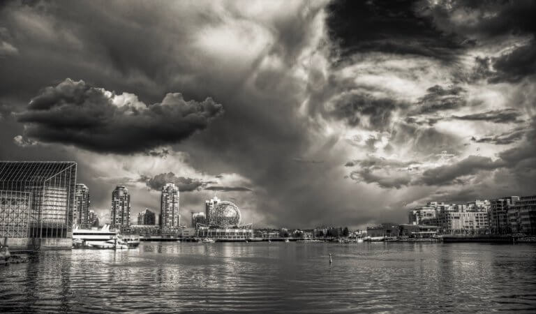 KORUNK  FELELŐSSÉGE