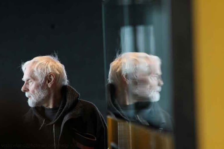 MINTHA BÁRMI MÁST TEHETNÉNK