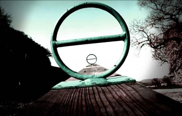 LIBIKÓKÁN A MŰVÉSZ MOZI ELŐTT