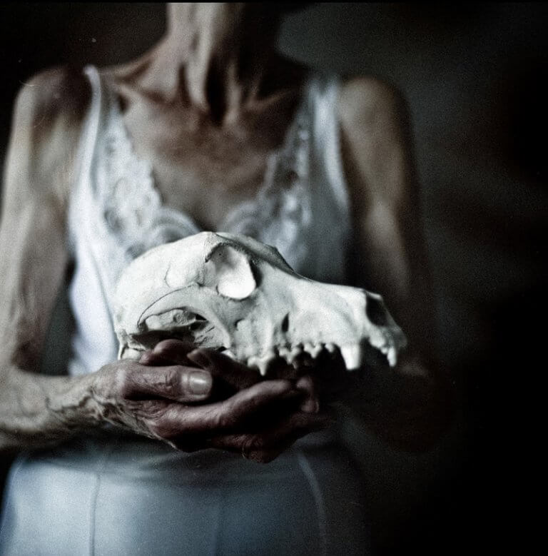 ANAKREÓNI SÍRVERS R. Á.-NAK