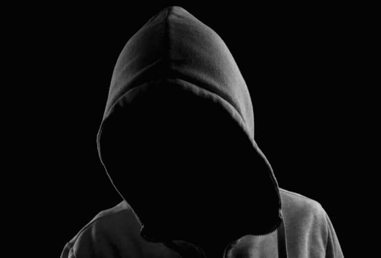 A HAJNALI LÁTOGATÓ