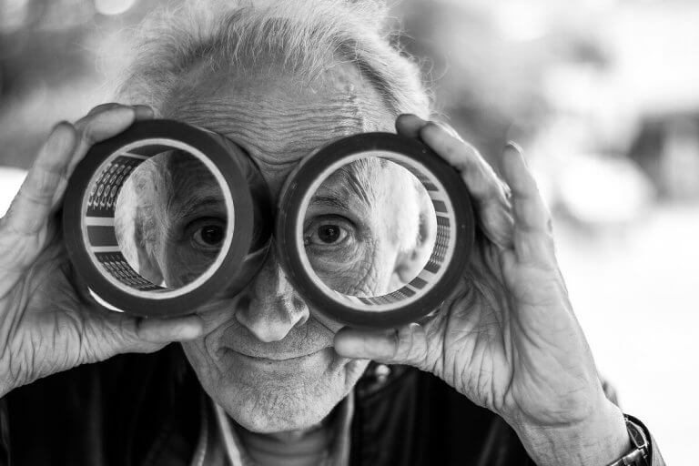 HOLT KÖLTŐK SORÁN