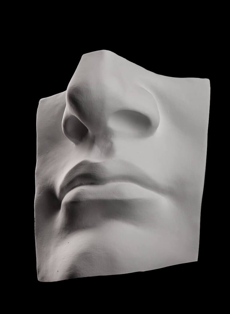 SZOBRÁSZ, KISFIÚVAL