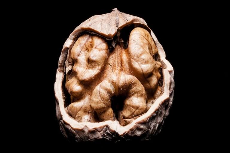 „A KÜLSEJÉT LÁTOM, MEGNÉZEM BELSEJÉT”