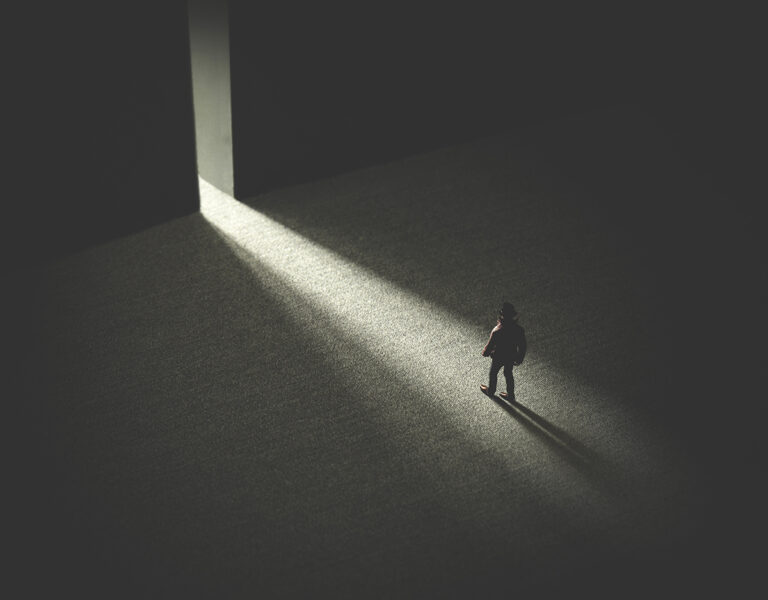 AZ ÚT MÁSIK OLDALÁN