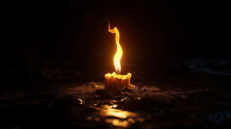 KÉT VÉGÉN ÉGŐ GYERTYA 