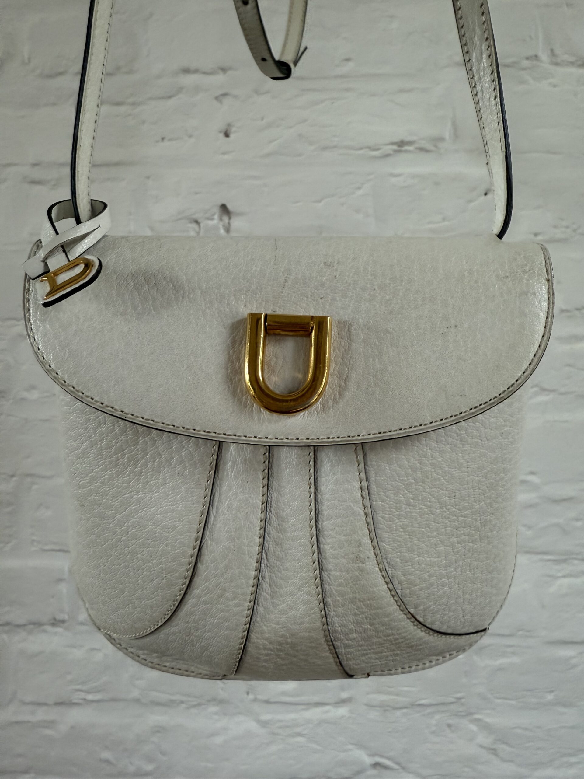 Vintage Crossbody Wit