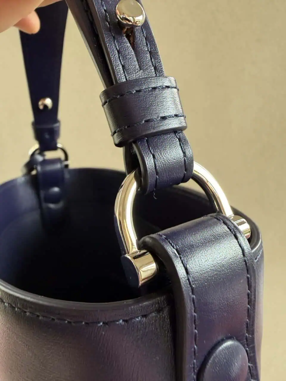 Le Pin Mini Bucket Indigo Crocodile + Schouderriem - Afbeelding 15