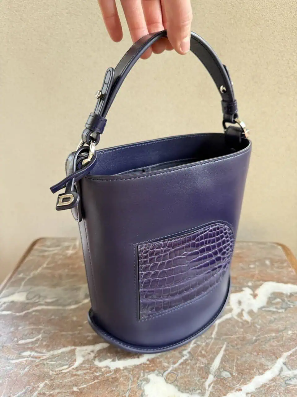 Le Pin Mini Bucket Indigo Crocodile + Schouderriem - Afbeelding 4