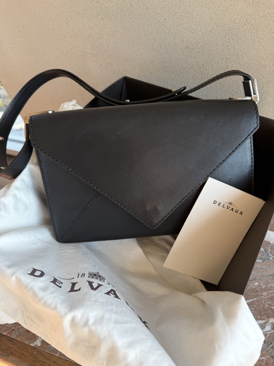 Veiling: Message Ambigu van Veronique Branquinho - Afbeelding 2