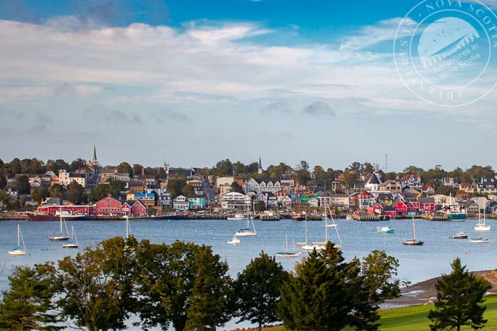 Peggy's Cove tour - Lunenburg harbor