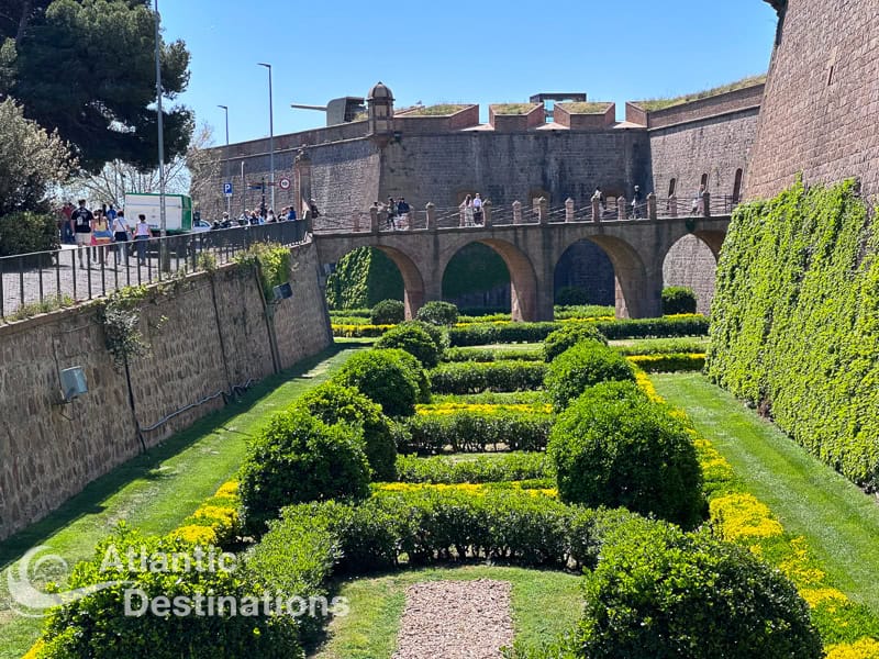 The third of our 3 days in Barcelona: riding the gondola to see the Castell de Montjuïc.