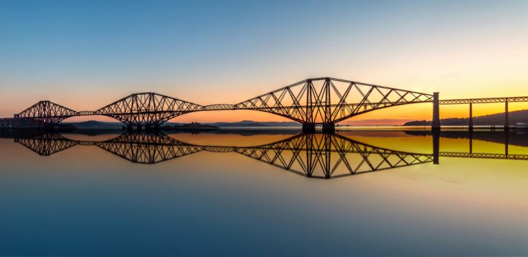 3 days in Edinburgh - the Forth Bridge at sunrise