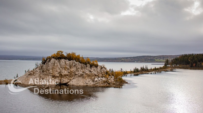 Cape Breton Tours - cliffs and Bras D'Or lake