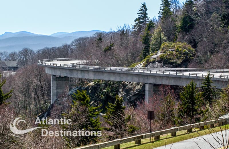 Western North Carolina travel guide - the Blue Ridge Parkway