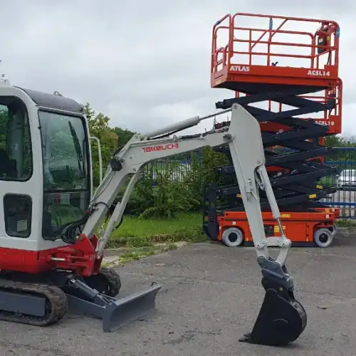 Takeuchi TB016 gumihevederes forgókotrógép