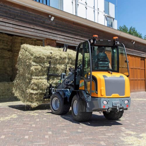 G2700E derékcsuklós rakodógép