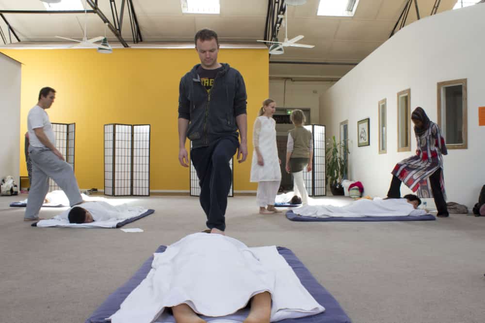 Barefot Shiatsu technique