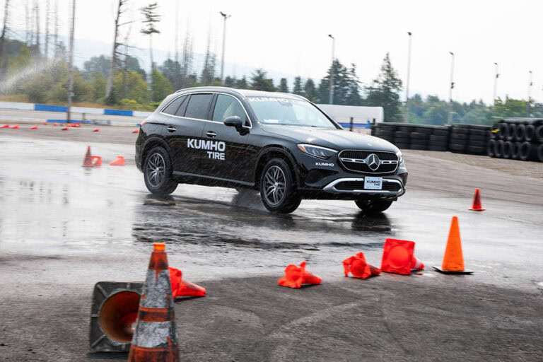 Mercedes-Benz GLC 300 с гуми Kumho Crugen GT Pro