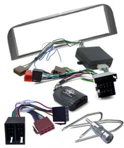 Halterung für Autoradio mit Kabelsatz und Einbaumaterial.