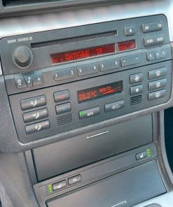 Hochwertiges Autoradio mit Navigation und Touchscreen für BMW Fahrzeuge.