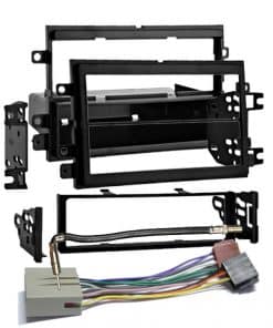 Kfz-Radio Einbauset mit Rahmen und Kabelsatz für Nachrüst-Autoradios.
