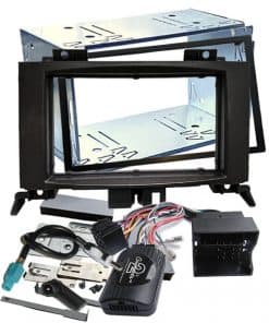 Kfz-Radioeinbauset mit Rahmen, Kabel und Montagematerial für Autoradios.