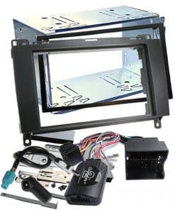 Radio Einbaurahmen inklusive Kabelsatz für Fahrzeugmontage.