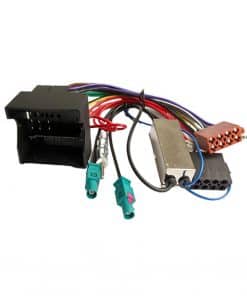 Stecker-Adapter für Autoradio, Kabelbaum mit Anschlüssen für einfache Integration.