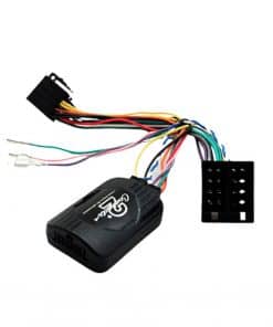 Adapter für Autoradio mit Kabelbaum und Stecker; kompatibel mit verschiedenen Fahrzeugen.