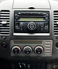 Hochwertiges Autoradio- und Navigationssystem für den Fahrzeug-Innraum. Perfekte Integration und einfache Bedienung.