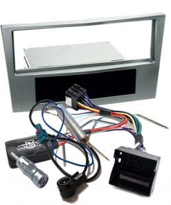 Kunststoffrahmen für Autoradio-Einbau, passend für Standardschnittstellen.