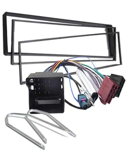 Breitbandschutzrahmen für Autoradios, passendes Einbauzubehör.