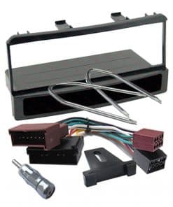 Einhängekit für Autoradio mit Kabeln und Montagematerial, für einfachen Einbau.