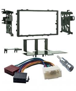 Stecker-Adapter-Set für Autoradio Einbau, Kabel und Rahmen für Installationsarbeiten.