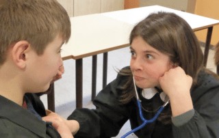 progetti scuola - scuola primaria di primo grado - ascoltiamo il cuore - lezione di scienze con avis - avis provinciale re
