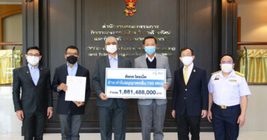 DTAC pays 700 MHz spectrum license fee