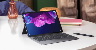 Lenovo Tab P11 Pro working entertaining