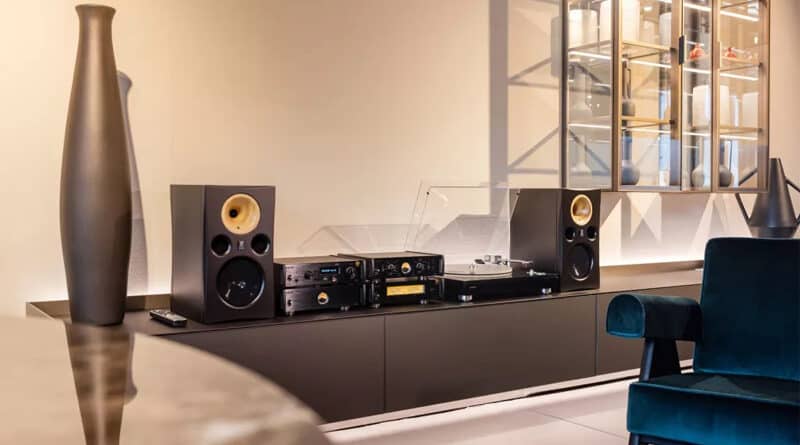 TEAC unveils 5 strong reference 505 series compact hi-fi system