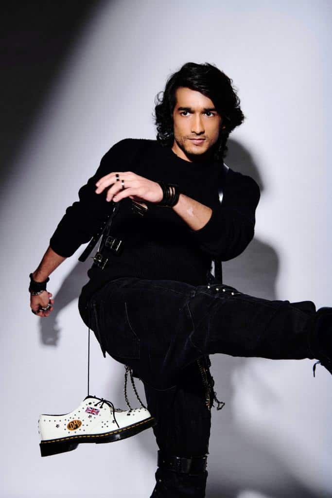 Actor Shantanu Maheshwari receives a sweet surprise from Airline Crew