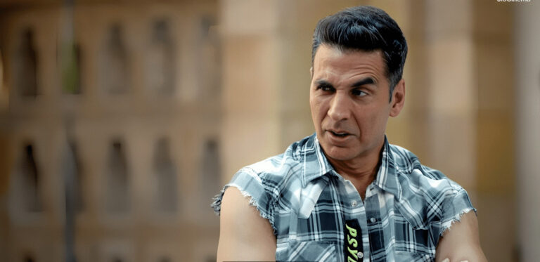 Akshay Kumar and Shikhar Dhawan Groove to ‘Mast Malang’ on ‘Dhawan Karenge’