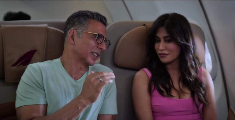 Akshay Kumar and Chitrangda Singh’s Electrifying 30 Seconds in ‘Hauli Hauli’ Sends Fans into a Frenzy